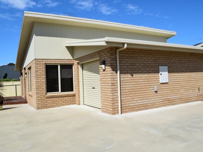 Unit 2/1 Emmett Street, Park Grove TAS 7320