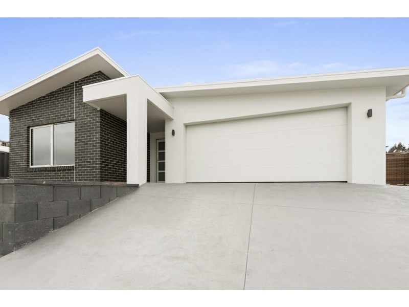 16 Tatiana Close, Devonport TAS 7310