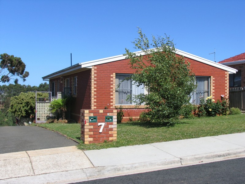 Unit 1/7 Mark Street, Hillcrest TAS 7320