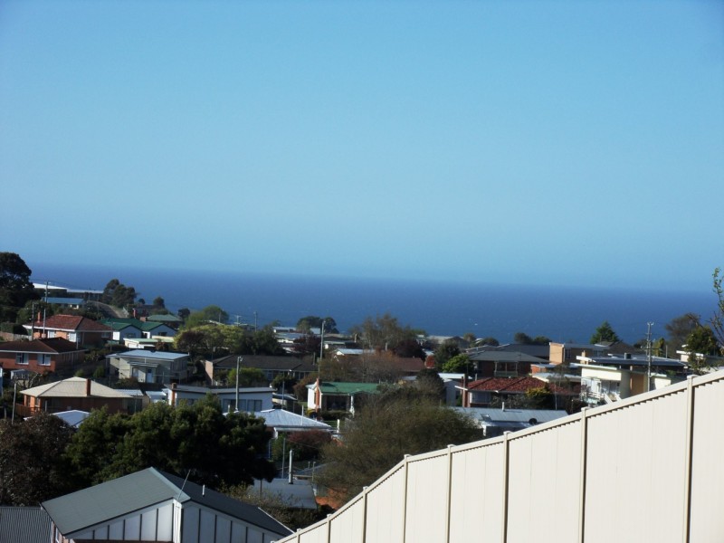 Unit 3/2 Stevens Place, Park Grove TAS 7320