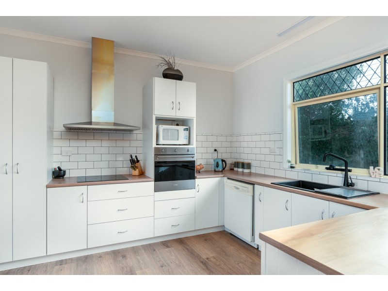 4 Wood Street, Parklands TAS 7320