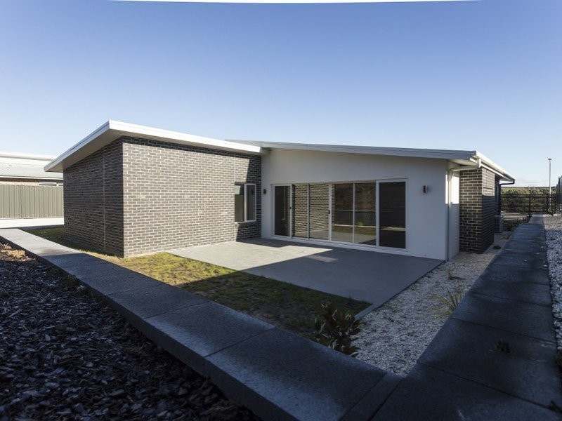 16 Tatiana Close, Devonport TAS 7310