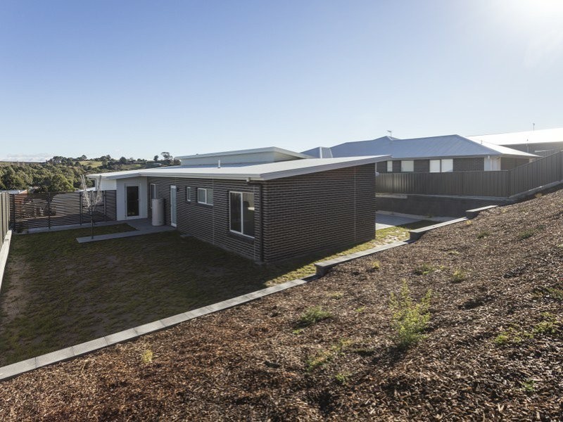 16 Tatiana Close, Devonport TAS 7310