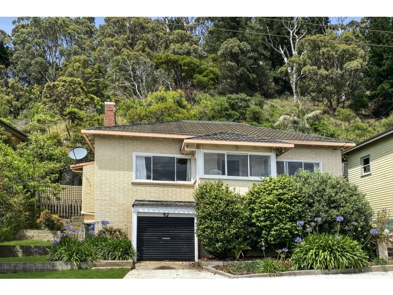 43 Bay Street, Parklands TAS 7320