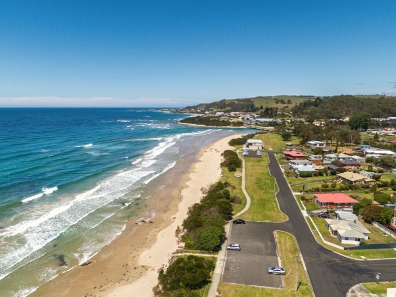 64 Raglan Street, Somerset TAS 7322