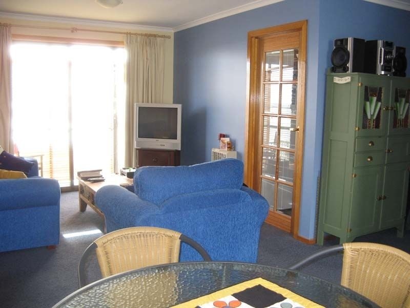 10/99-101 Main Road, Penguin TAS 7316