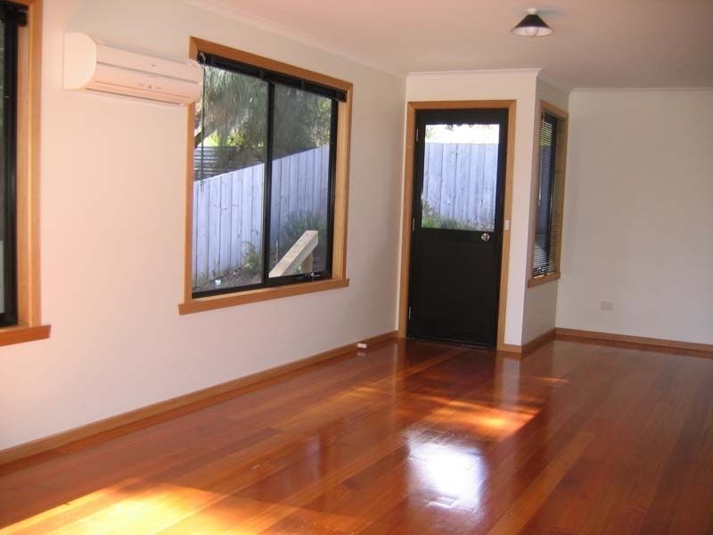 2/21 Deviation Road, Penguin TAS 7316