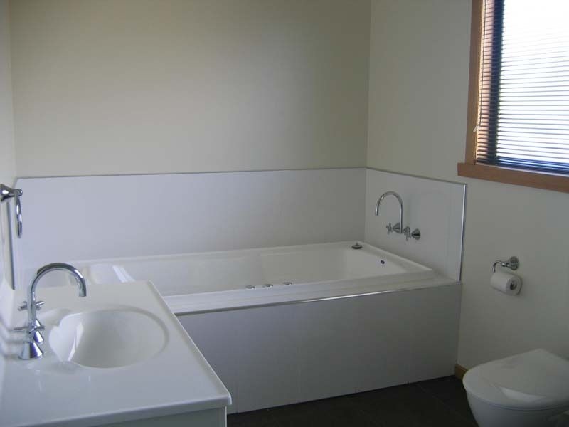 2/21 Deviation Road, Penguin TAS 7316