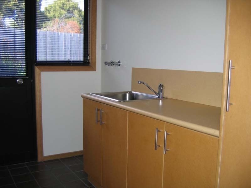 2/21 Deviation Road, Penguin TAS 7316