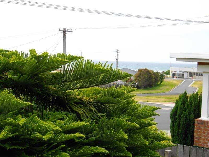 5 Saundridge Road, Cooee TAS 7320