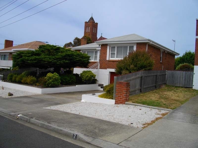 5 Saundridge Road, Cooee TAS 7320