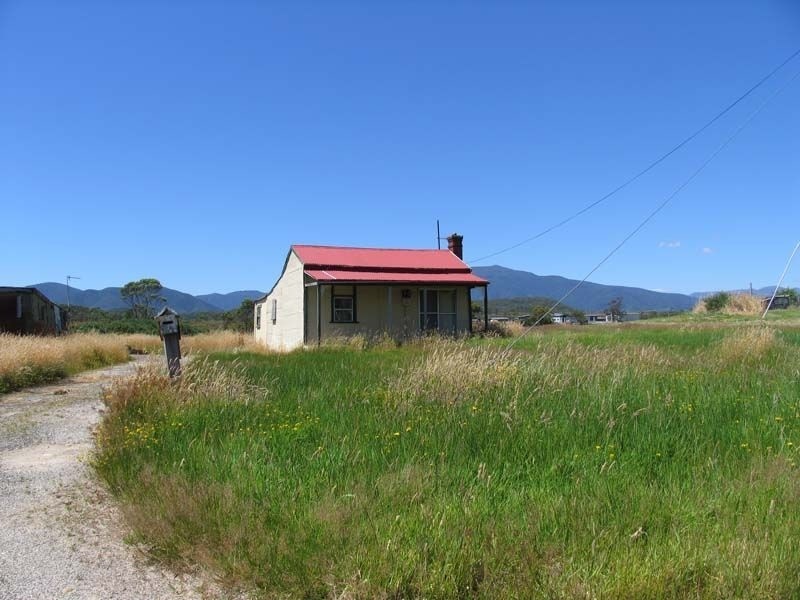 23 Packer Street, Zeehan TAS 7469