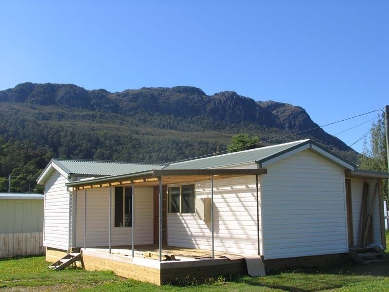 18 Sophia Street, Tullah TAS 7321