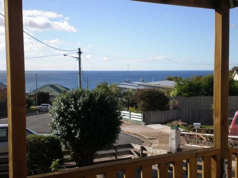 17 Ashwater Crescent, Penguin TAS 7316