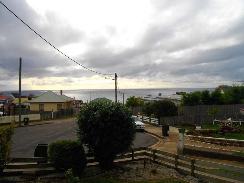 17 Ashwater Crescent, Penguin TAS 7316