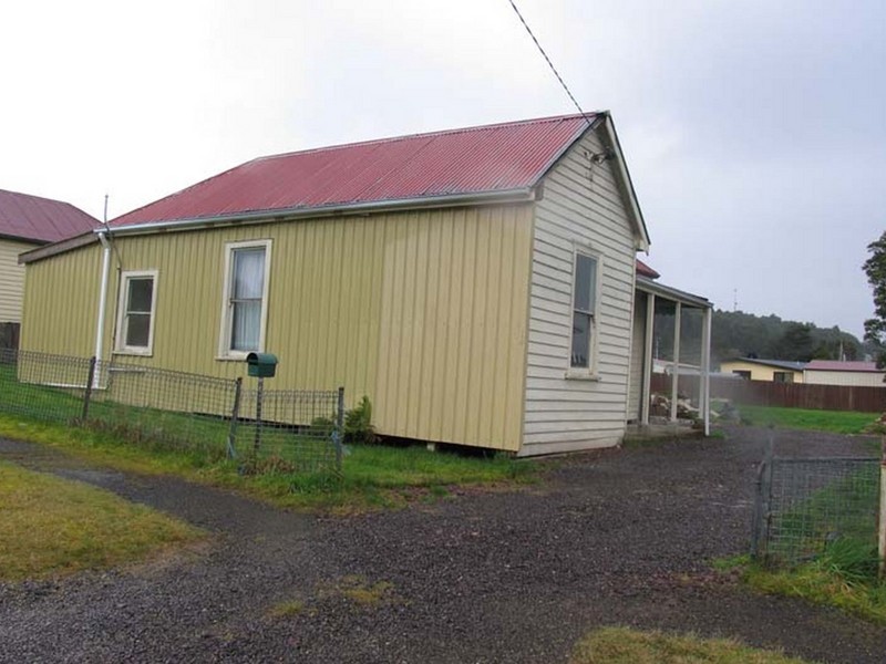 14 Westwood Street, Zeehan TAS 7469