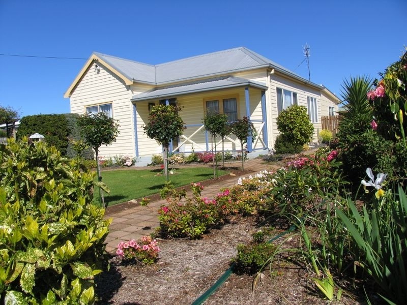 18 Deacon Street, Burnie TAS 7320