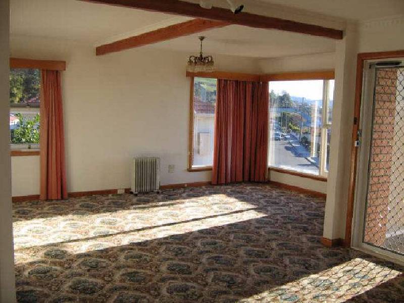 17 Saundridge Road, Cooee TAS 7320