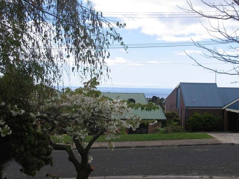 20 Taroona Avenue, Burnie TAS 7320