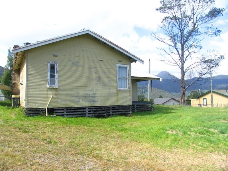 3 Read Street, Rosebery TAS 7470
