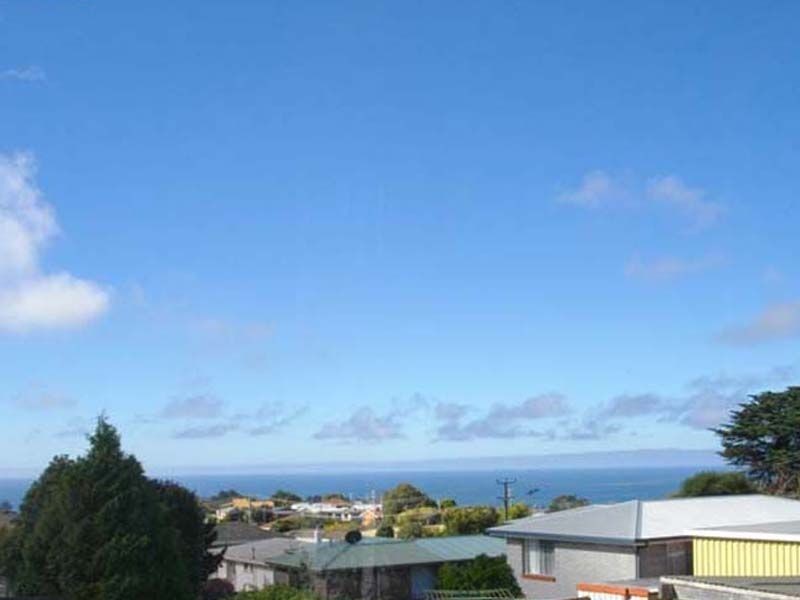 13 Winter Avenue, Burnie TAS 7320
