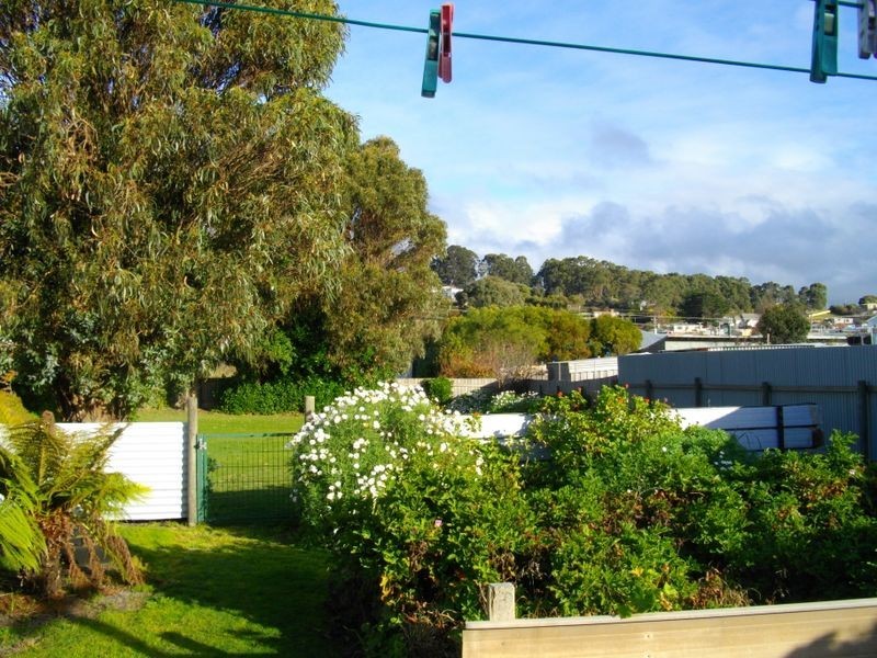 7 Athol Street, Somerset TAS 7322