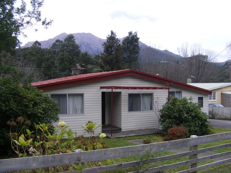 14 Penghana Road, Queenstown TAS 7467