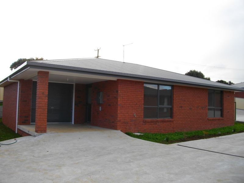 2/107-111 Mooreville Road, Burnie TAS 7320