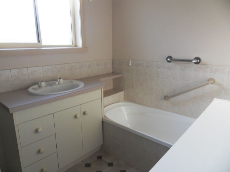 12/3 Hayward Street, Penguin TAS 7316