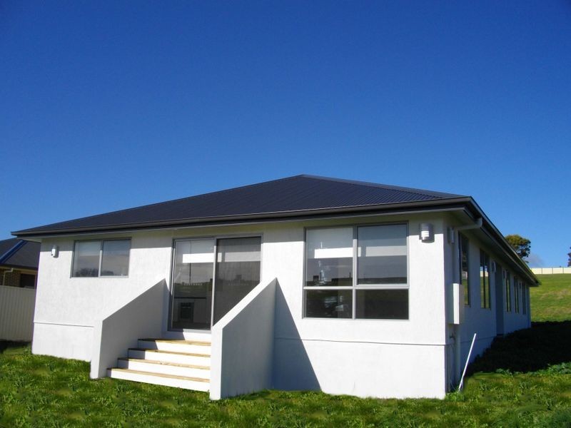 13 Hales Street, Penguin TAS 7316