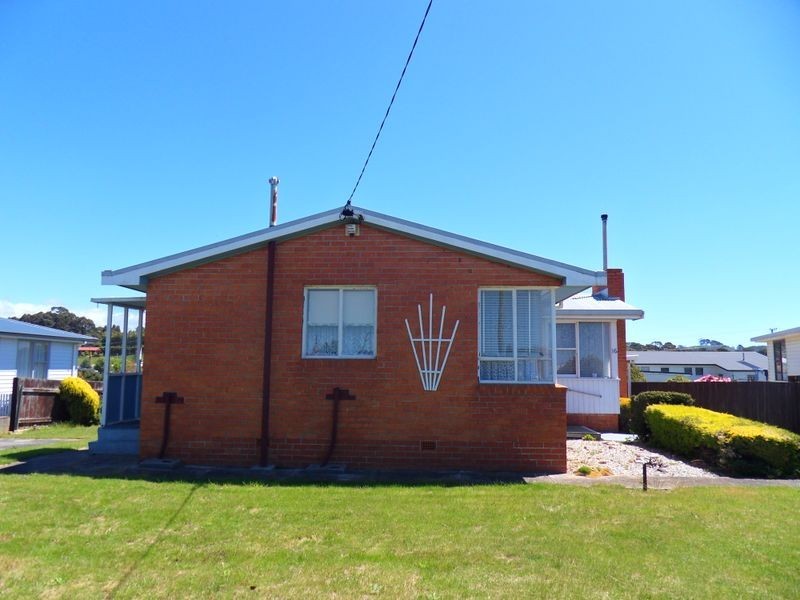 16 Ronald Crescent, Somerset TAS 7322