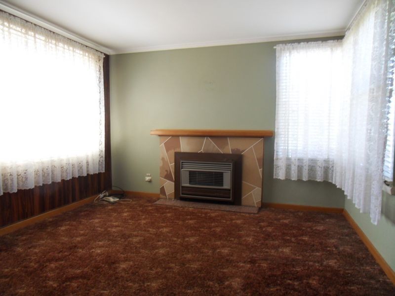 16 Ronald Crescent, Somerset TAS 7322