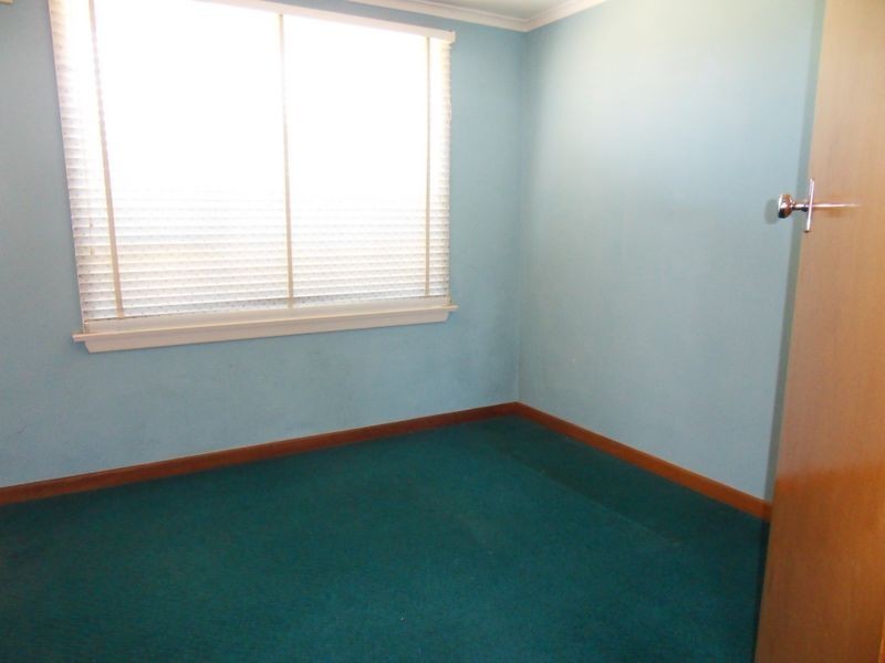16 Ronald Crescent, Somerset TAS 7322