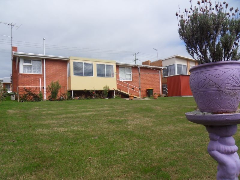 8 Thorne Street, Burnie TAS 7320