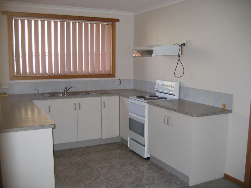 8A Athol Street, Somerset TAS 7322