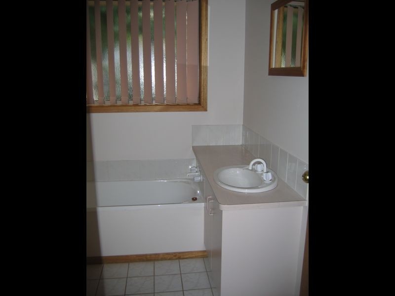 8A Athol Street, Somerset TAS 7322