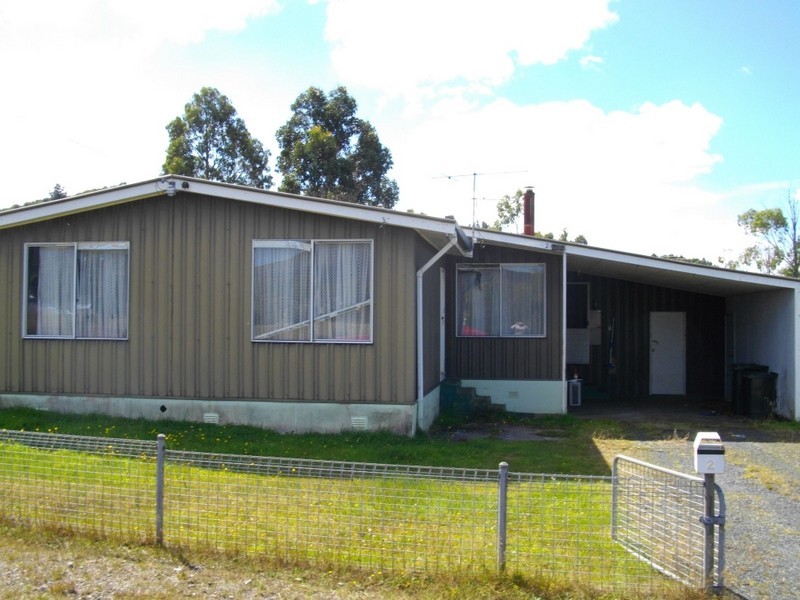 2 Belstead Street, Zeehan TAS 7469