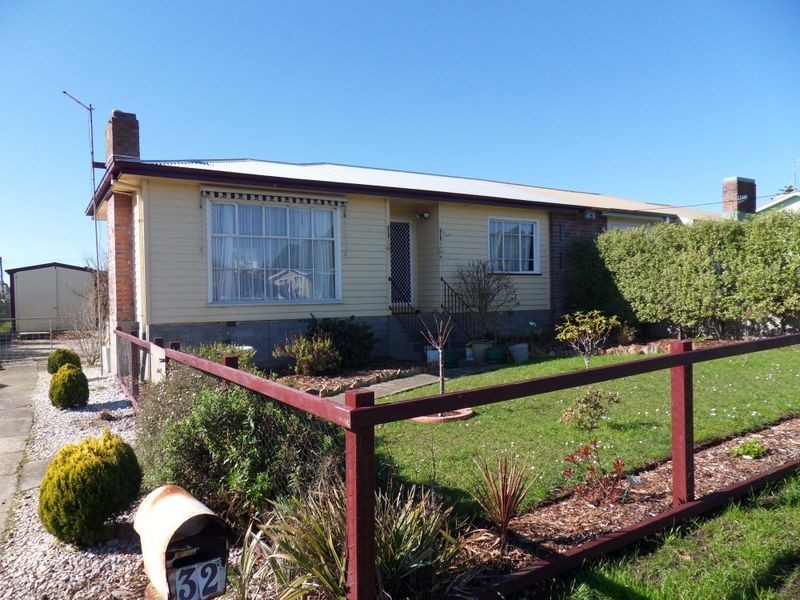 32 Lyons Street, Somerset TAS 7322