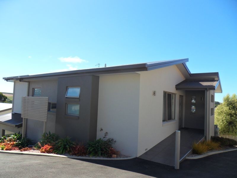 2/2 Stevens Place, Burnie TAS 7320
