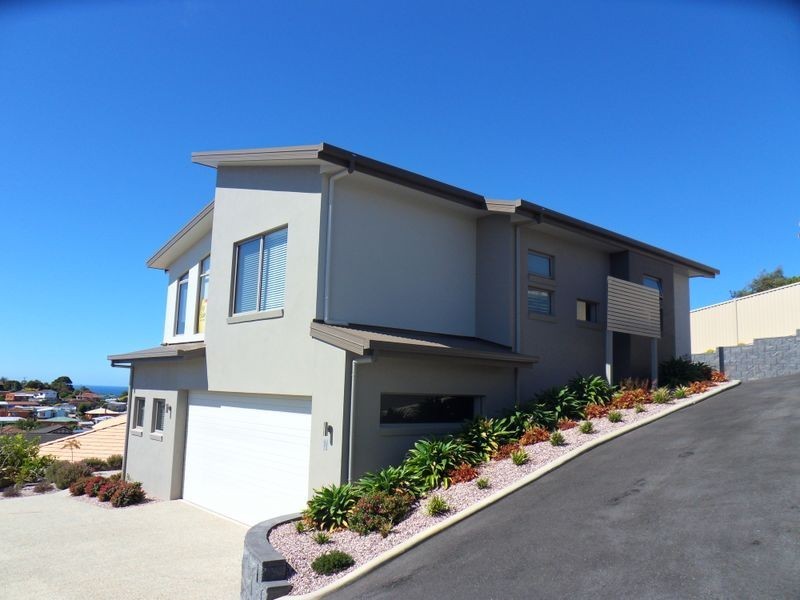 2/2 Stevens Place, Burnie TAS 7320
