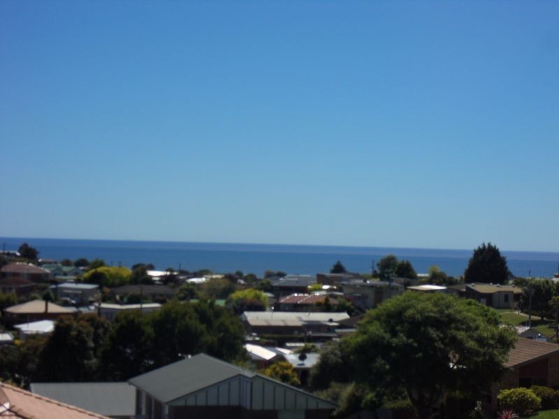 2/2 Stevens Place, Burnie TAS 7320