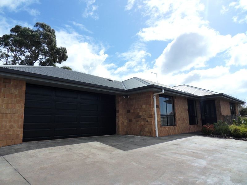 2/34 Arden Avenue, Devonport TAS 7310