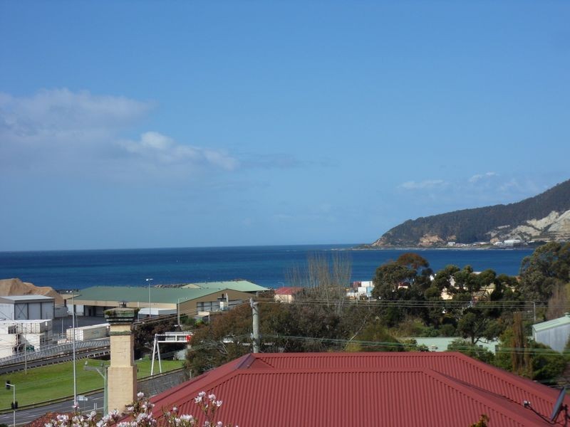 1 Plummer Avenue, Burnie TAS 7320