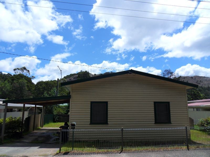2/8B Wilsdon Street, Queenstown TAS 7467