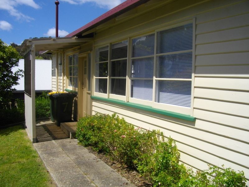 7 Simpson Street, Somerset TAS 7322