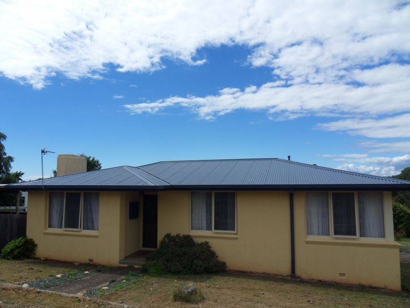 27 Woodward Avenue, Burnie TAS 7320
