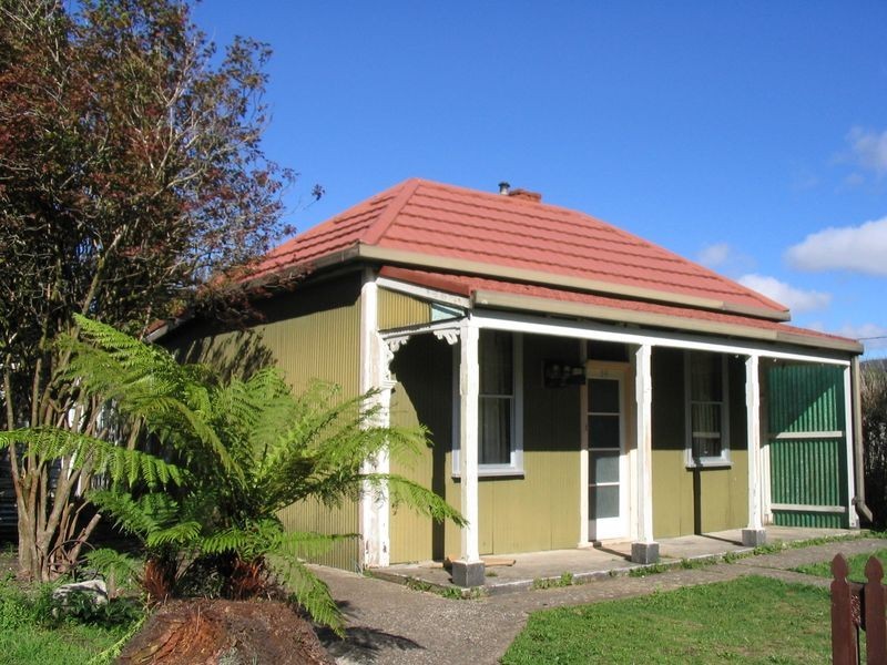 14 Lovett Street, Queenstown TAS 7467