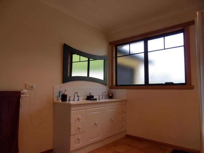 12 Crisling Place, Penguin TAS 7316