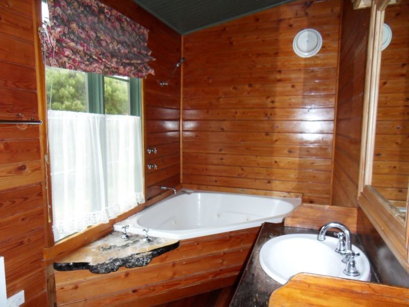 2 to 4 Reid Street, Strahan TAS 7468