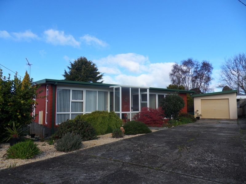 8 Guy Crescent, Somerset TAS 7322